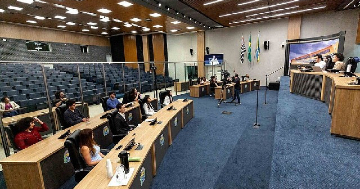 Alunos de Direito do Mackenzie Alphaville apresentam projetos de lei na câmara de Barueri