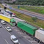 Acidente com cinco carretas causa 21 km de filas no Rodoanel