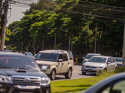 Pagamento do licenciamento 2024 começa neste mês com placas final 1 e 2