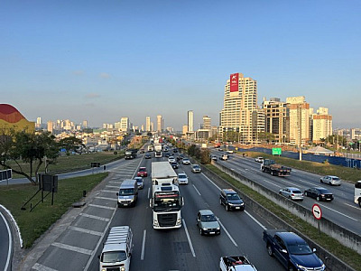 Mais de 635 mil veículos devem passar pelo sistema Castello-Raposo no feriado