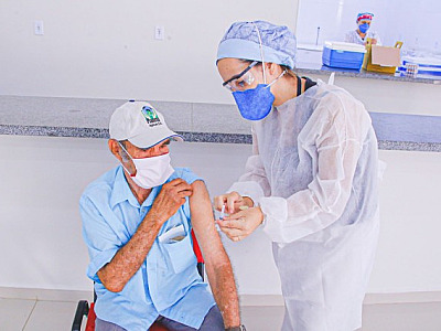 Estado anuncia vacinação de pessoas entre 65 e 67 anos neste mês