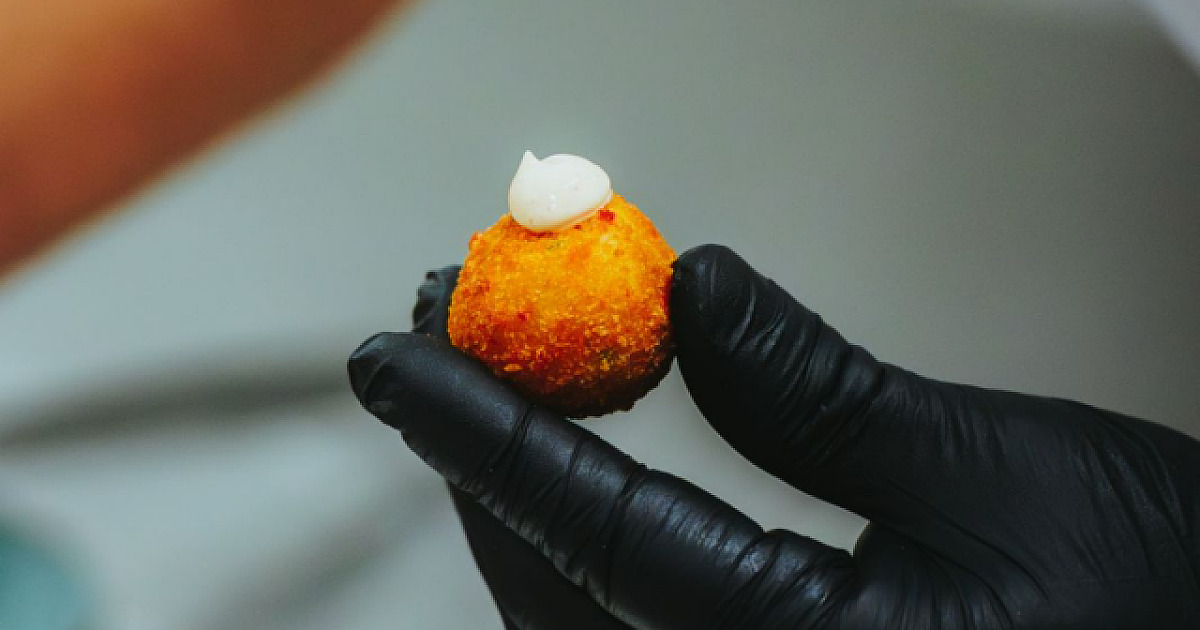 Fogaça revela receita do famoso bolinho de arroz do Cão Véio, sucesso no The Town 2025