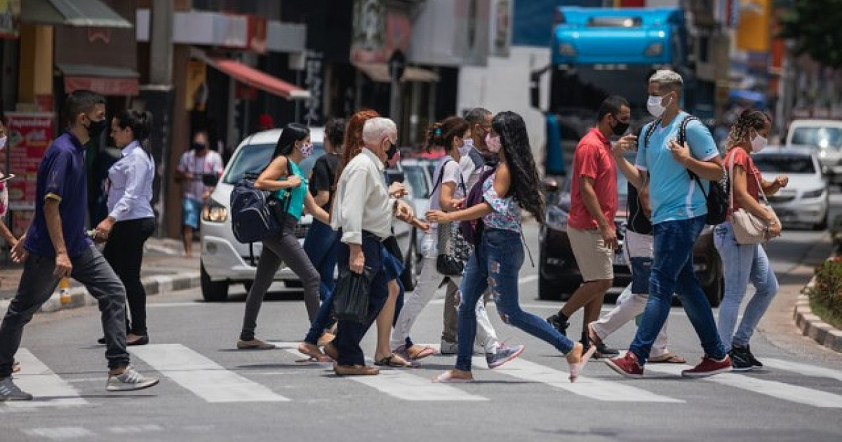 Barueri pode retirar exigência de uso de máscara em ambientes abertos