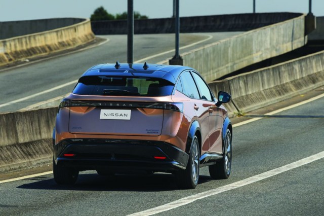 Nissan inicia testes em larga escala com frota elétrica no país