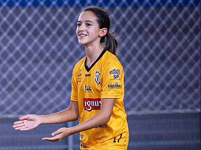 Com apenas 12 anos, moradora de Alphaville participa de final de Campeonato Paulista de Futsal