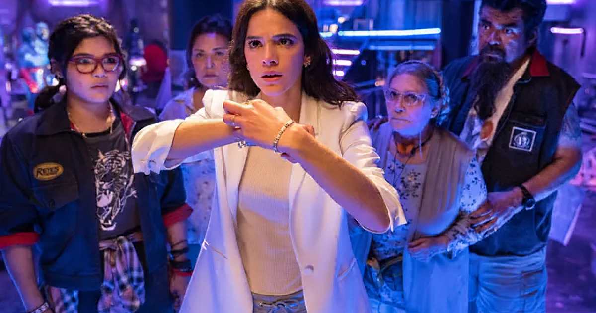 Estrelado por Bruna Marquezine, “Besouro Azul” estreia nas telonas