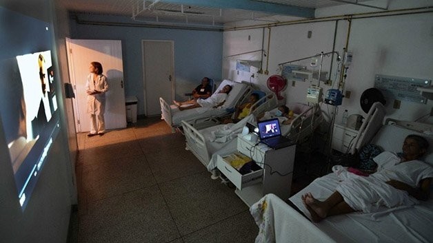 Cinema no hospital é o novo projeto para melhorar a vida de pacientes com câncer