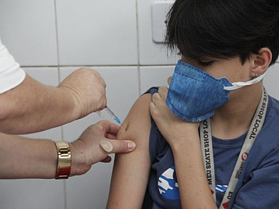 Assim como no estado, Barueri inicia aplicação da dose de reforço contra a Covid-19 em adolescentes