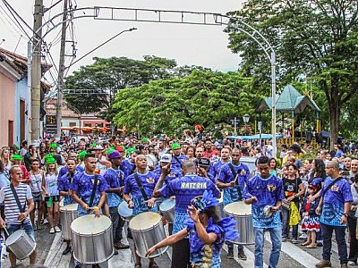 Com bloquinhos de rua, programação de Carnaval de Parnaíba segue até terça-feira (21)