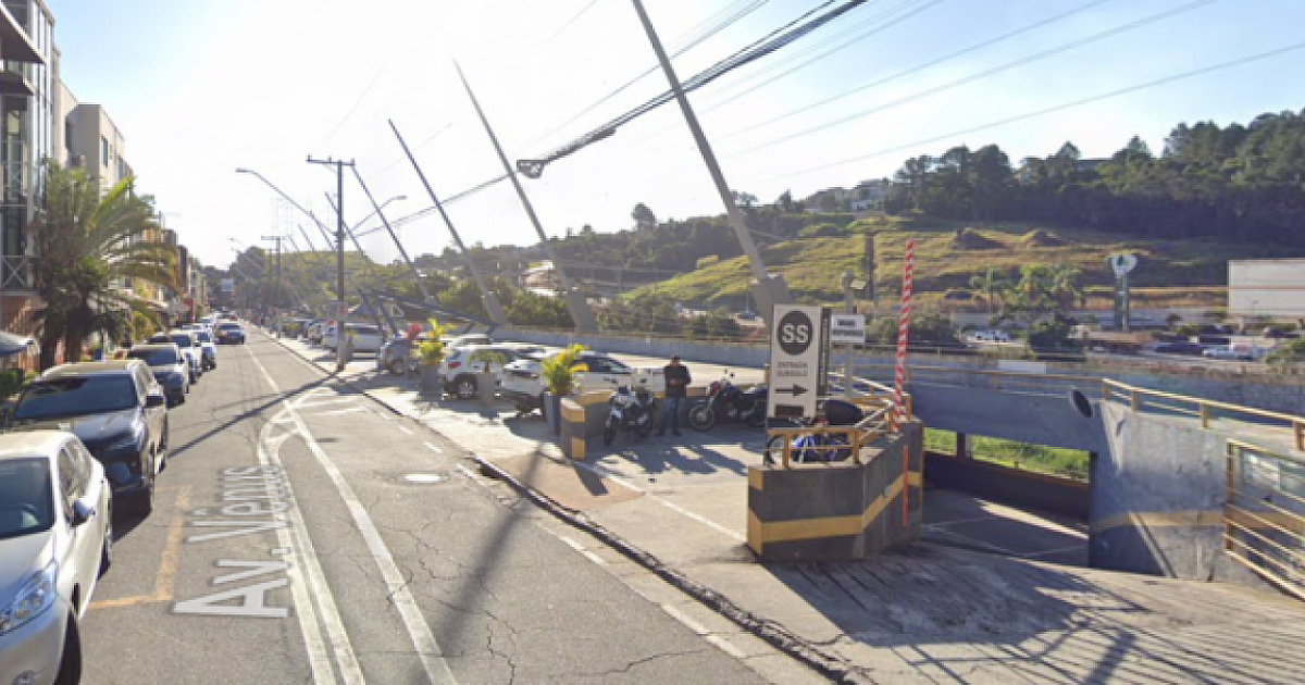 Centro de Apoio Alphaville fecha edifício garagem para obras de reforço estrutural