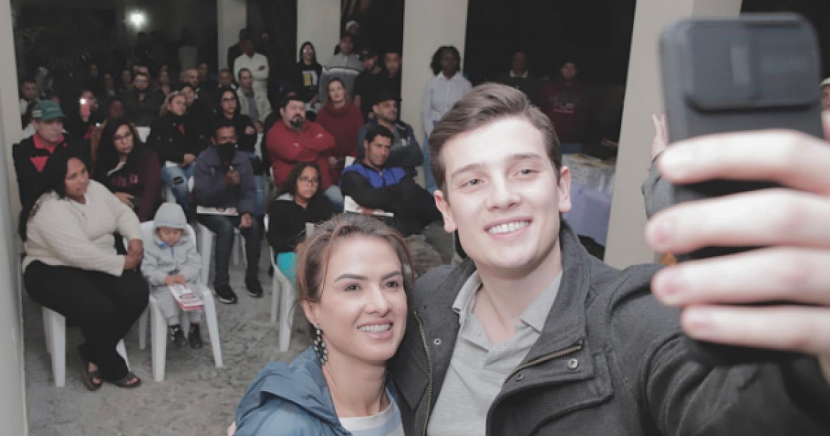 Em pré-campanha, deputados articulam dobradas e garantir redutos no interior