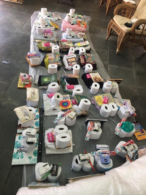 Moradora da região faz ação para reunir doações para pessoas carentes