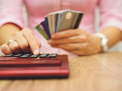 Só 9% conseguem pagar despesas do início de ano com o salário