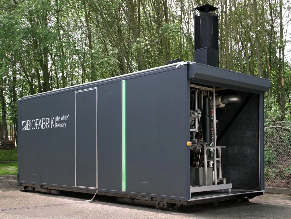 Empresa cria sistema que transforma lixo oceânico em combustível