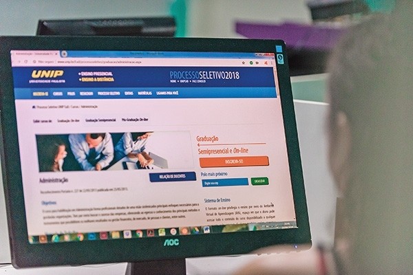 Universidades da região têm alta na procura por ensino à distância
