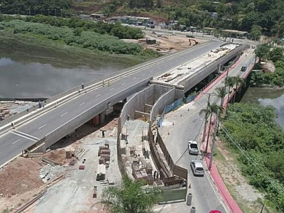 Rampas na ponte sobre o Rio Tietê estão em construção