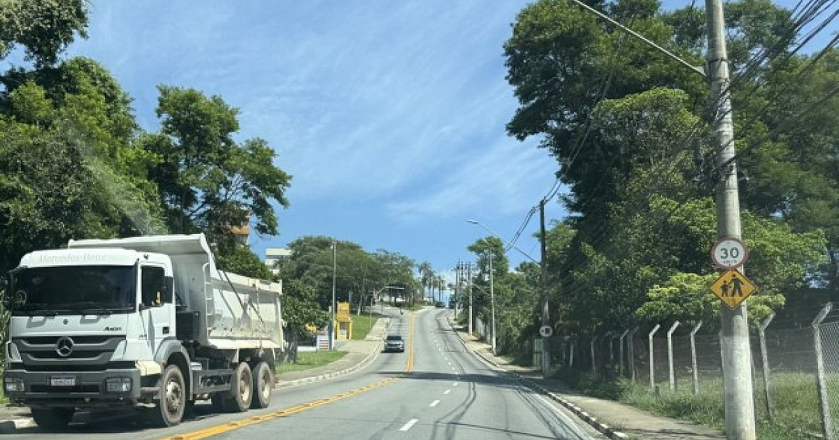 Estrada Bela Vista em Alphaville lidera casos de caminhões em área proibida