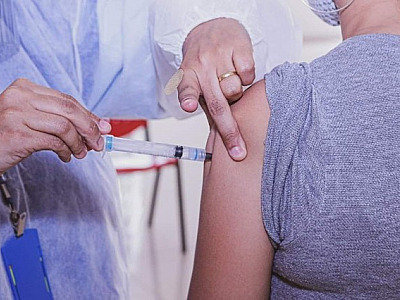 Menos de 40% dos moradores de Alphaville tiveram reação ao tomar vacina contra Covid-19