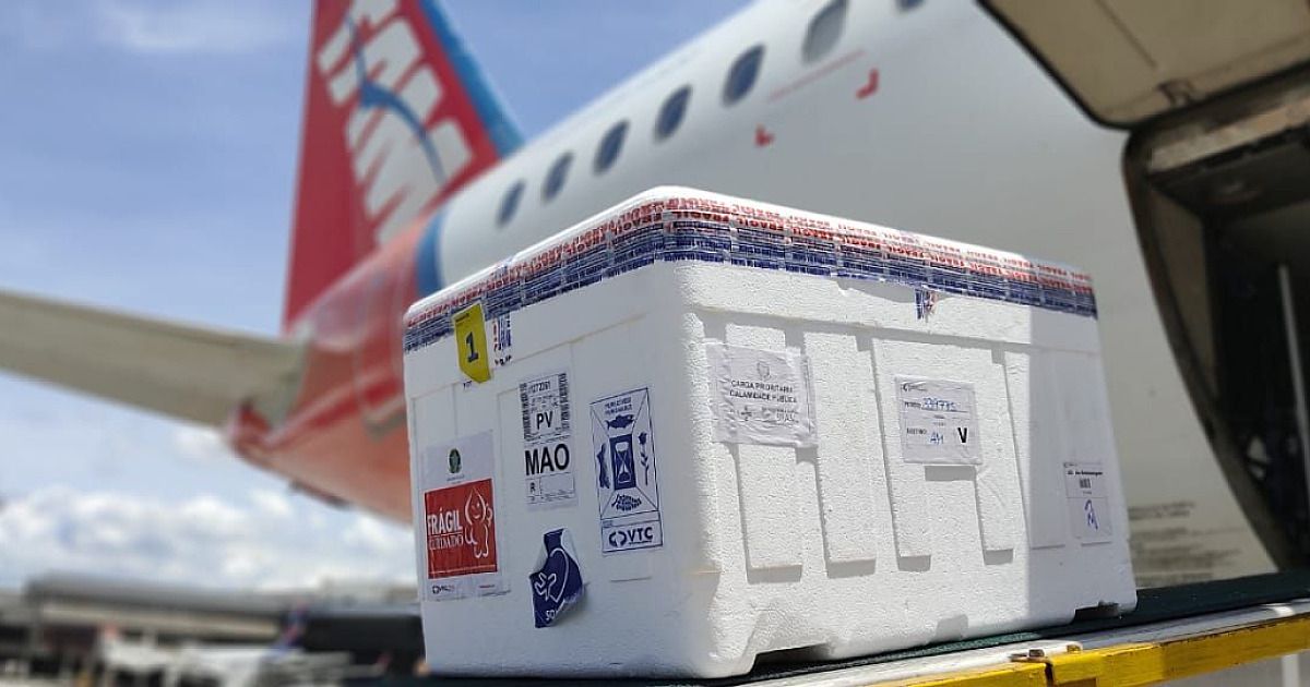 LATAM e Gol fazem parceria para transportar vacinas