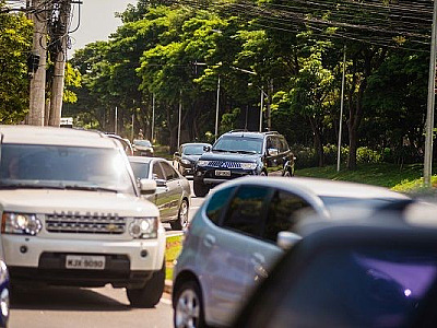 Enquanto Barueri registra queda nos roubos de veículos em fevereiro, Santana de Parnaíba tem aumento
