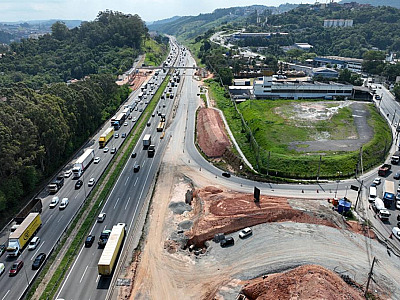 Obra de pavimentação interdita alça de acesso à Castello