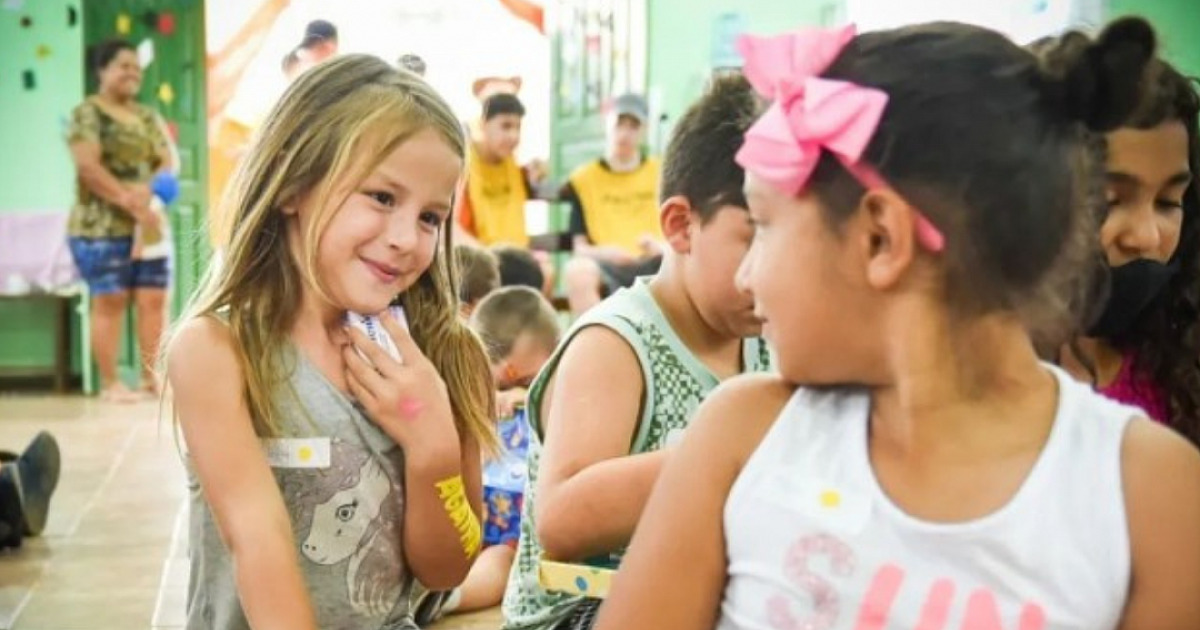 Para Natal, moradores do bairro se empenham por doações para famílias