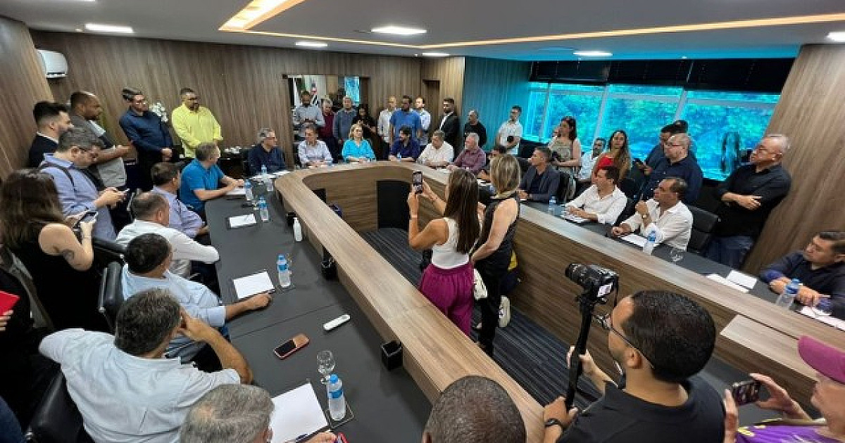 Prefeitos da região recebem ministro e tentam se aproximar do governo federal