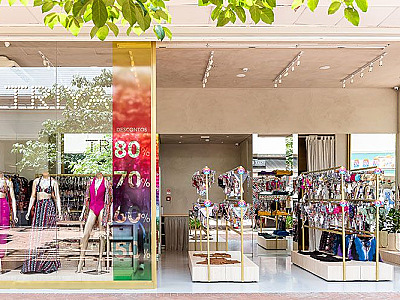 Natal do Catarina Fashion Outlet tem como tema “A Vila do Papai Noel” e árvore de 17,5 metros