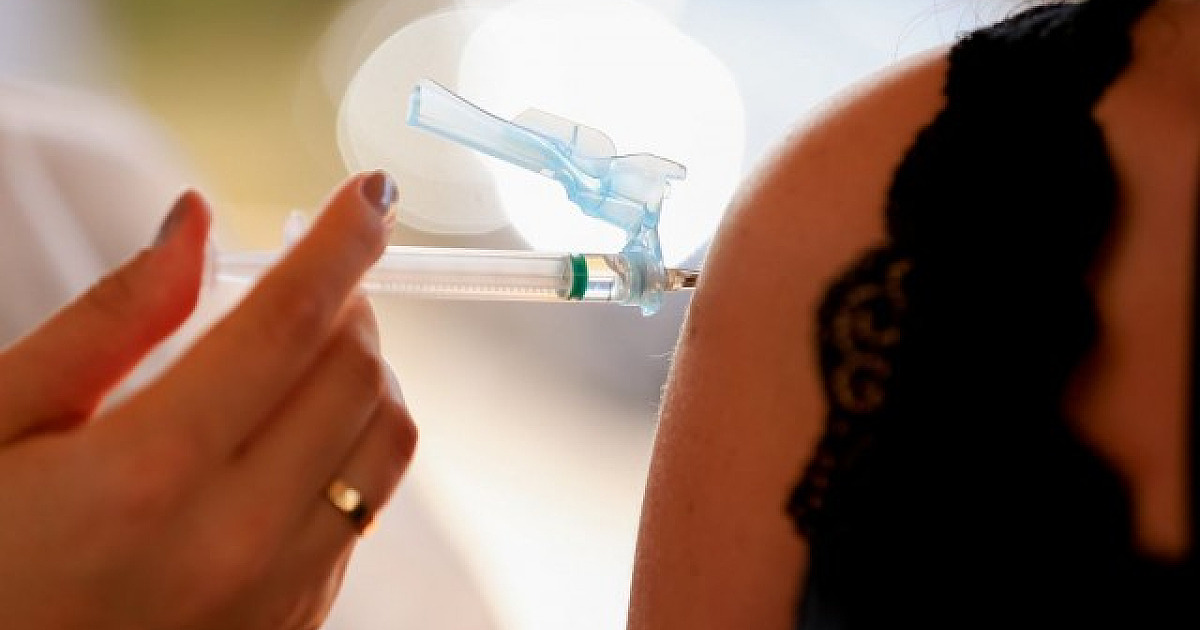 Santana de Parnaíba inicia imunização com vacina bivalente em pessoas a partir de 18 anos