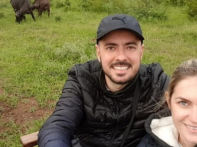 Sangue no carro é de empresário achado morto e de mulher não identificada