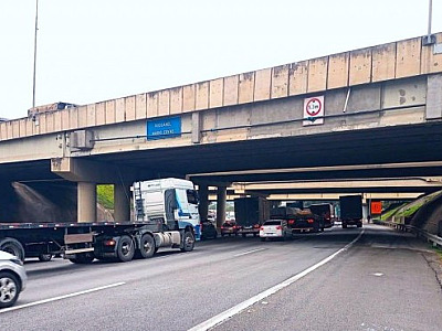 CCR RodoAnel realiza obras de correção de gabarito do viaduto no Rodoanel em Barueri