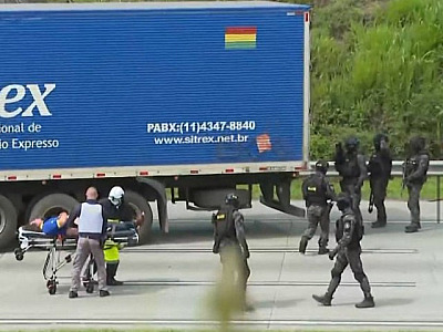 Rodoanel é liberado após quase 5 horas de bloqueio por sequestro de caminhoneiro e ameaça de bomba f