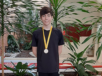 Aluno da Maple Bear Alphaville conquista 1º lugar na Olimpíada Nacional de Ciências