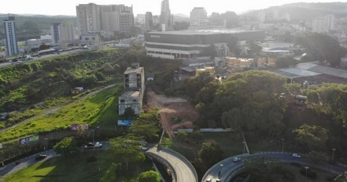 Para melhorar trânsito, prefeituras investem em obras em Alphaville