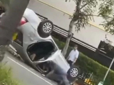 Capotamento na Av. Andrômeda neste sábado (4) deixa duas pessoas feridas