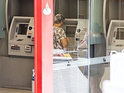 Confira o que abre e fecha no feriado de Carnaval