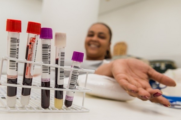 Por conta do novo vírus, bancos de sangue têm baixo estoque