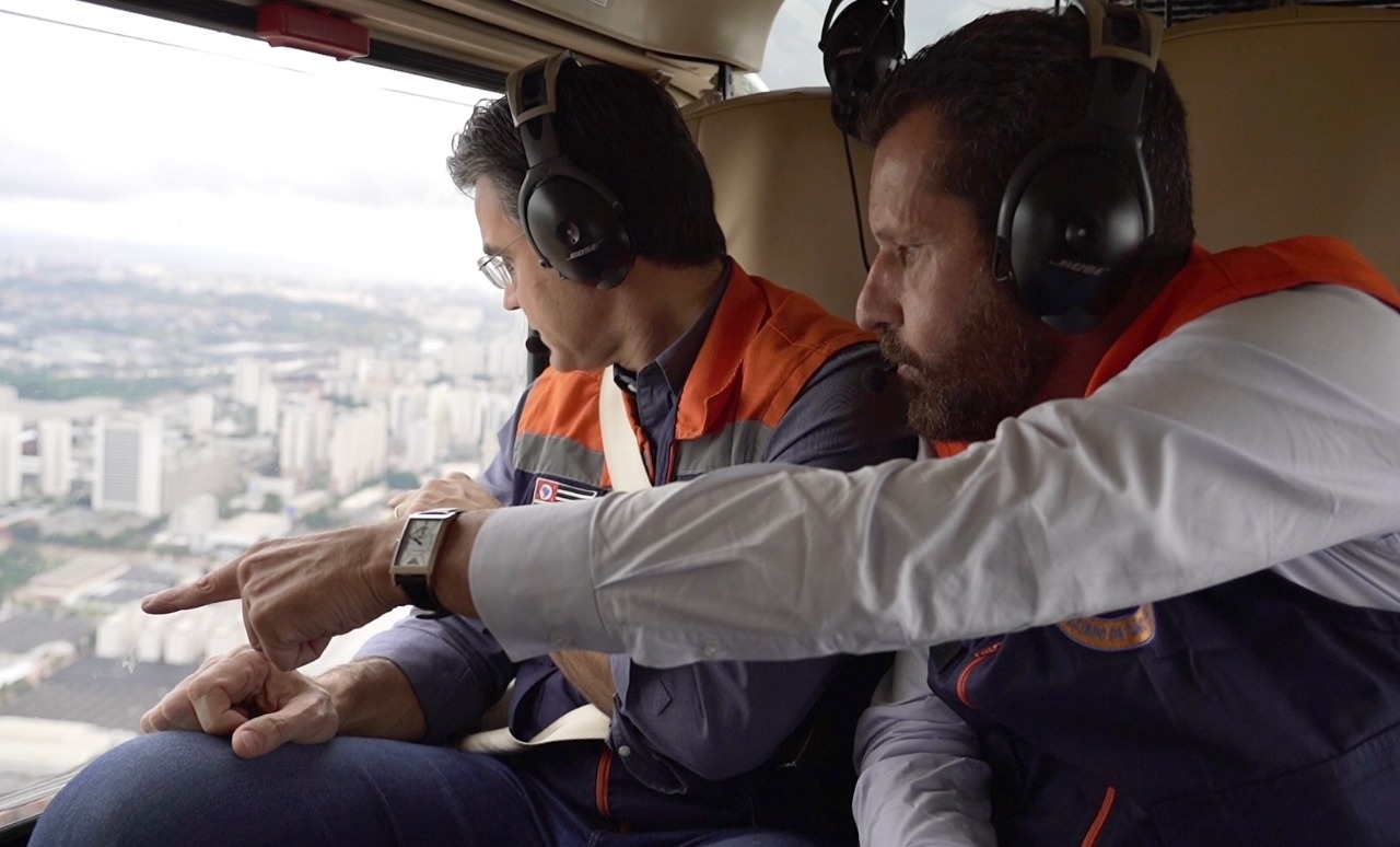 Governador sobrevoa áreas atingidas pela chuva na Grande São Paulo
