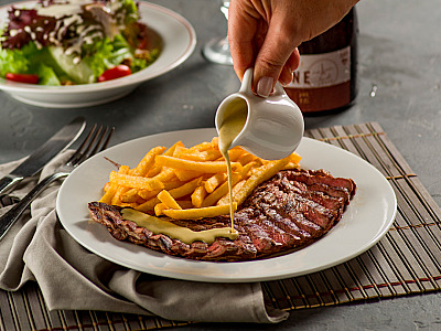 Com experiência gastronômica única, L'Entrecôte de Paris chega a Alphaville