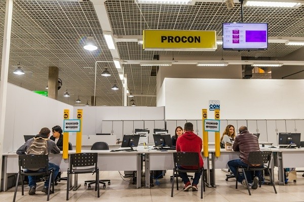 Empresas de telefonia lideram reclamações no Procon-SP