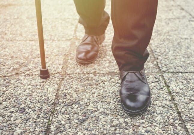 Empresa japonesa cria sapatos com GPS para encontrar idosos perdidos