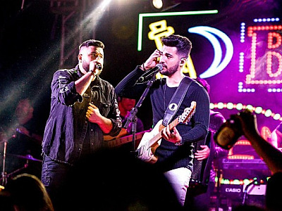 Netto & Henrique se apresentam em Barueri neste domingo (7)