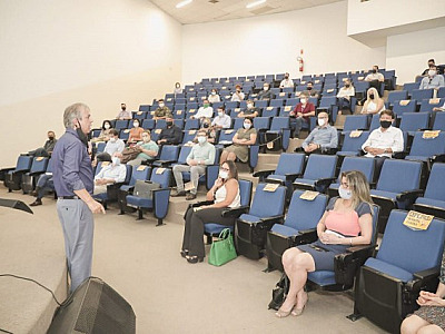 Prefeito Furlan ‘cobra’ vacina do Governo Federal