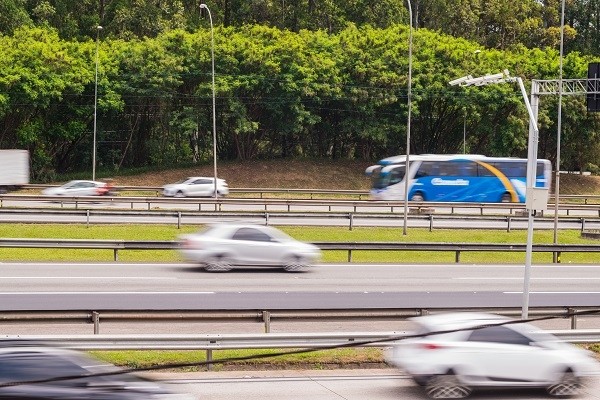 Com leitura de placa, novos radares são instalados na Castello Branco