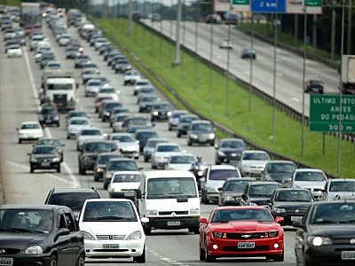 Em novembro, proprietários de veículos com placas de final 9 precisam fazer o licenciamento