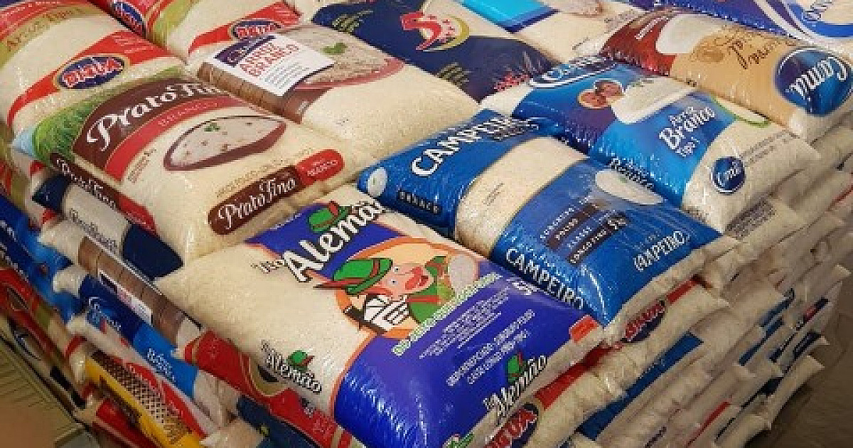 Residencial arrecada alimentos para instituições