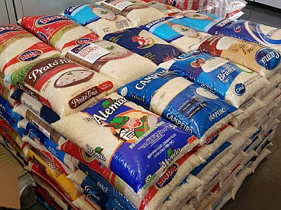 Residencial arrecada alimentos para instituições