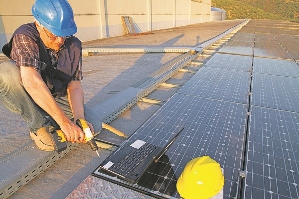 Projetos fotovoltaicos invadem construções