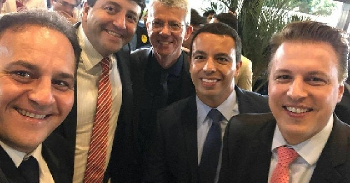 Prefeitos firmam convênio de internet em Brasília