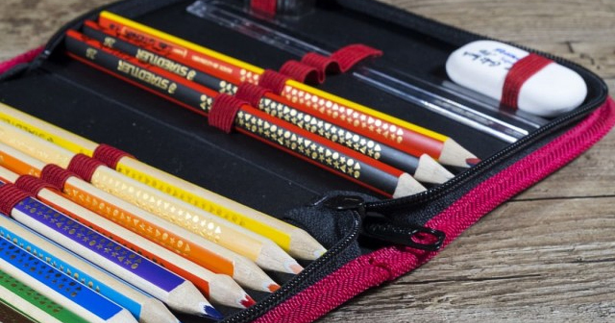 Rainha da Paz realiza arrecadação de materiais escolares